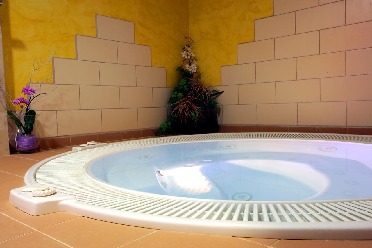 Hotel Janosik Liptovský Mikuláš Eksteriør billede